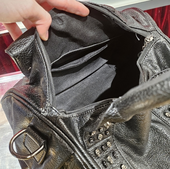 Vintage Barrel Bag Purse with Studded Skulls Black Faux Leather Medium Size HTF - Picture 10 of 12